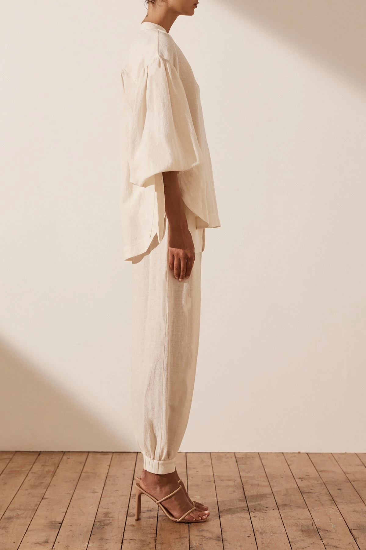 Shona Joy BRIGITTE LINEN BALLOON SLEEVE SHIRT - TOFU 5 Shona Joy BRIGITTE LINEN BALLOON SLEEVE SHIRT - TOFU