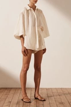 Shona Joy BRIGITTE LINEN BALLOON SLEEVE BUTTON UP SHIRT - TOFU TOPS