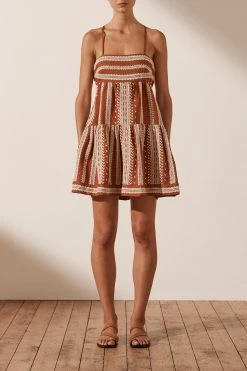 Shona Joy ATLAS LINEN BACKLESS TIERED MINI DRESS - PAPRIKA/CREAM