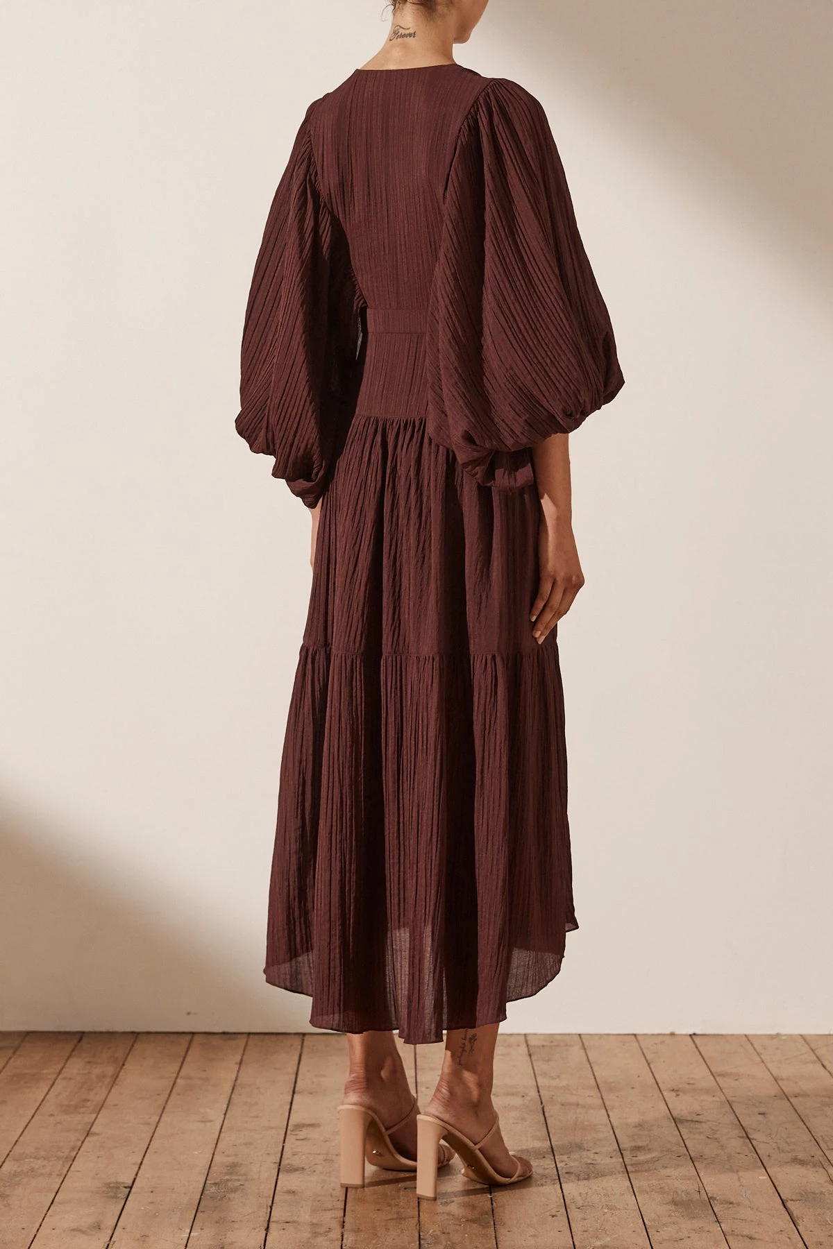 Shona Joy MILA PLUNGED TIERED MIDI DRESS - COCOA DRESSES 5 Shona Joy MILA PLUNGED TIERED MIDI DRESS - COCOA DRESSES