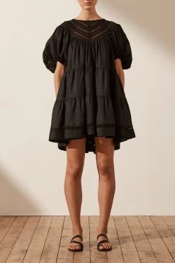 Shona Joy ADRIANA LINEN SHORT SLEEVE TIERED MINI DRESS - BLACK