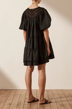Shona Joy ADRIANA LINEN SHORT SLEEVE TIERED MINI DRESS - BLACK
