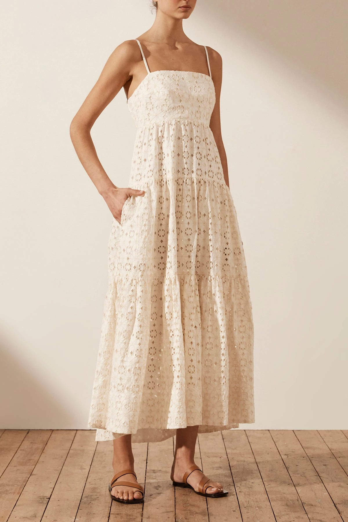 Shona Joy DRESSES FRYDA LINEN OPEN BACK TIERED MIDI DRESS - RICE 3 Shona Joy DRESSES FRYDA LINEN OPEN BACK TIERED MIDI DRESS - RICE