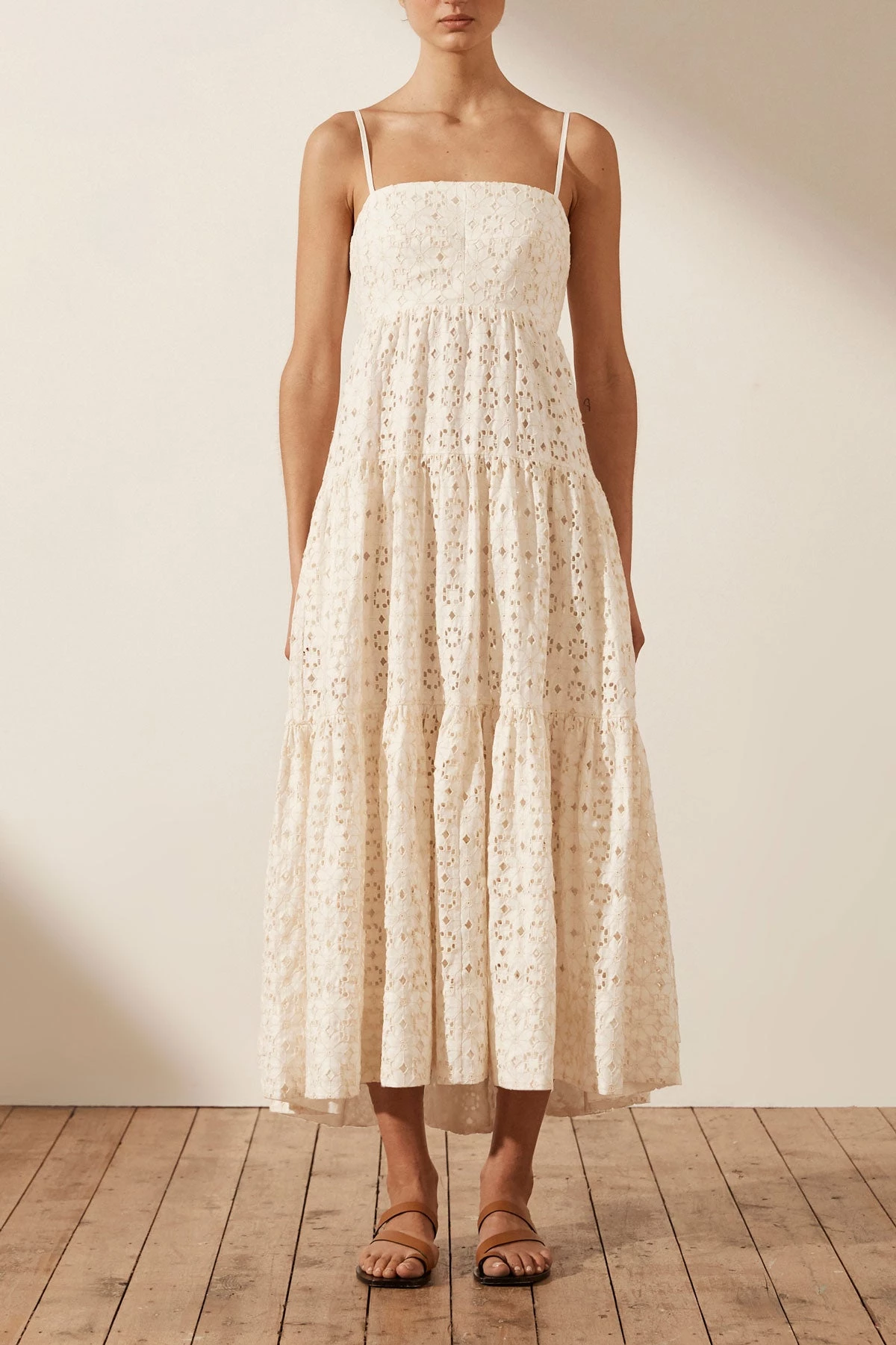 Shona Joy DRESSES FRYDA LINEN OPEN BACK TIERED MIDI DRESS - RICE 2 Shona Joy DRESSES FRYDA LINEN OPEN BACK TIERED MIDI DRESS - RICE