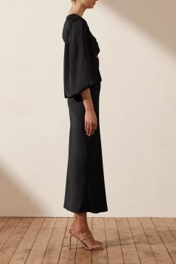 Shona Joy DRESSES LUXE TWIST FRONT BALLOON SLEEVE MIDI DRESS - ONYX