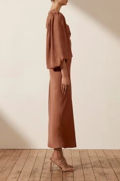 Shona Joy DRESSES LUXE TWIST FRONT BALLOON SLEEVE MIDI DRESS - MOCHA