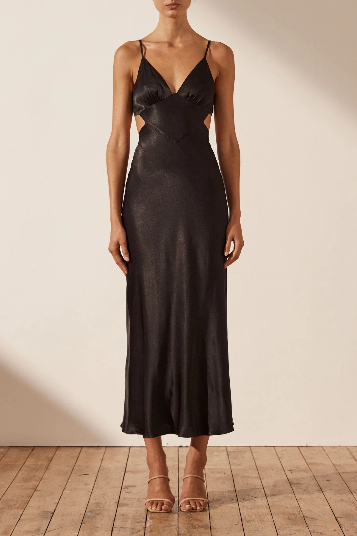 Shona Joy DRESSES LA LUNE BACKLESS MIDI DRESS - BLACK 2 Shona Joy DRESSES LA LUNE BACKLESS MIDI DRESS - BLACK