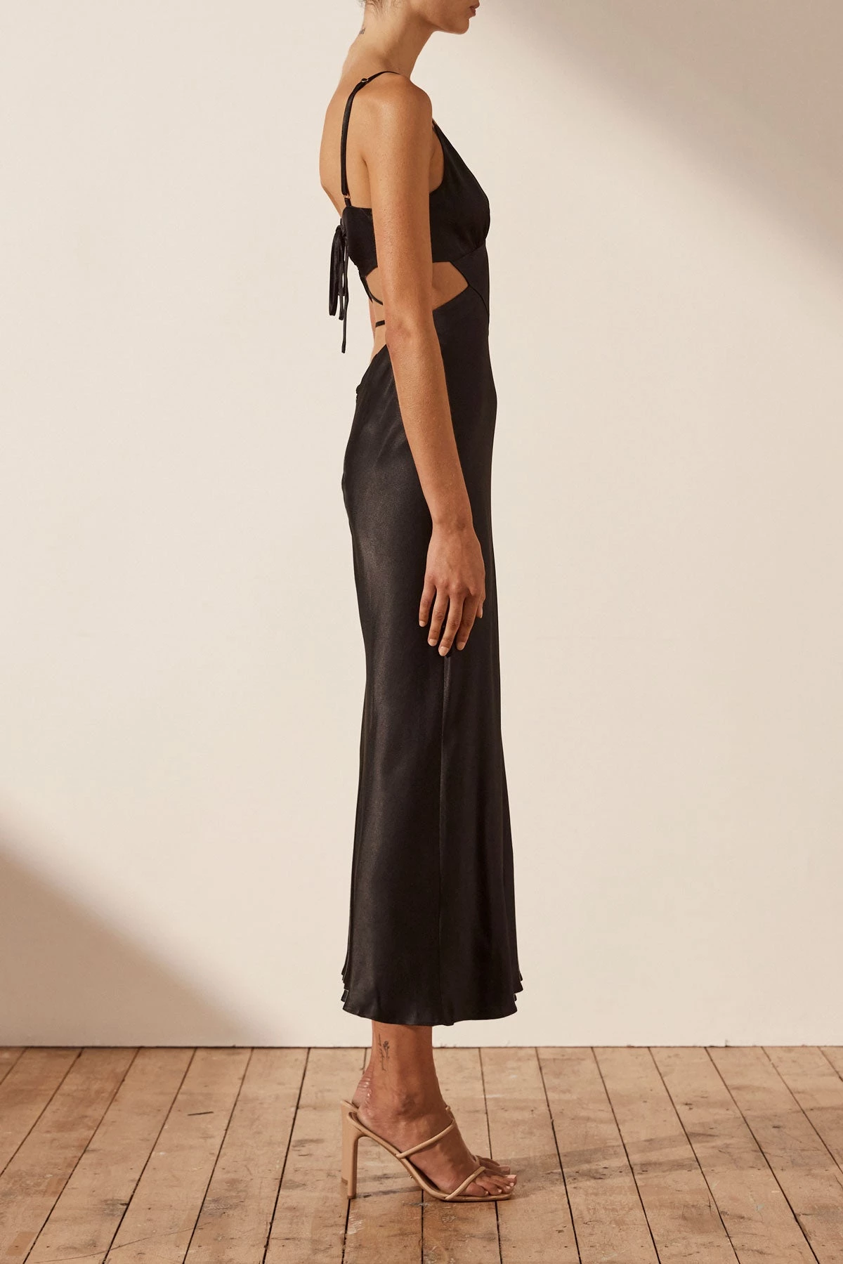 Shona Joy DRESSES LA LUNE BACKLESS MIDI DRESS - BLACK 4 Shona Joy DRESSES LA LUNE BACKLESS MIDI DRESS - BLACK