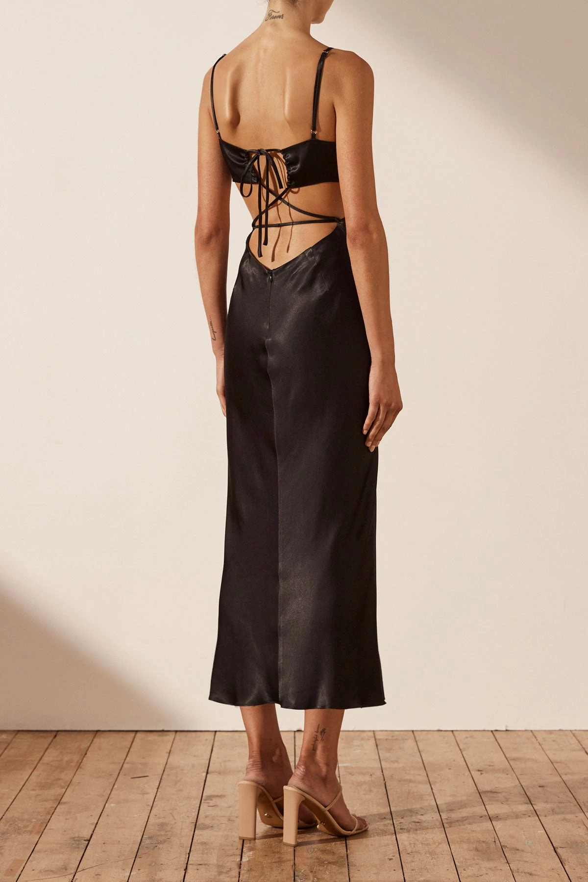 Shona Joy DRESSES LA LUNE BACKLESS MIDI DRESS - BLACK 5 Shona Joy DRESSES LA LUNE BACKLESS MIDI DRESS - BLACK