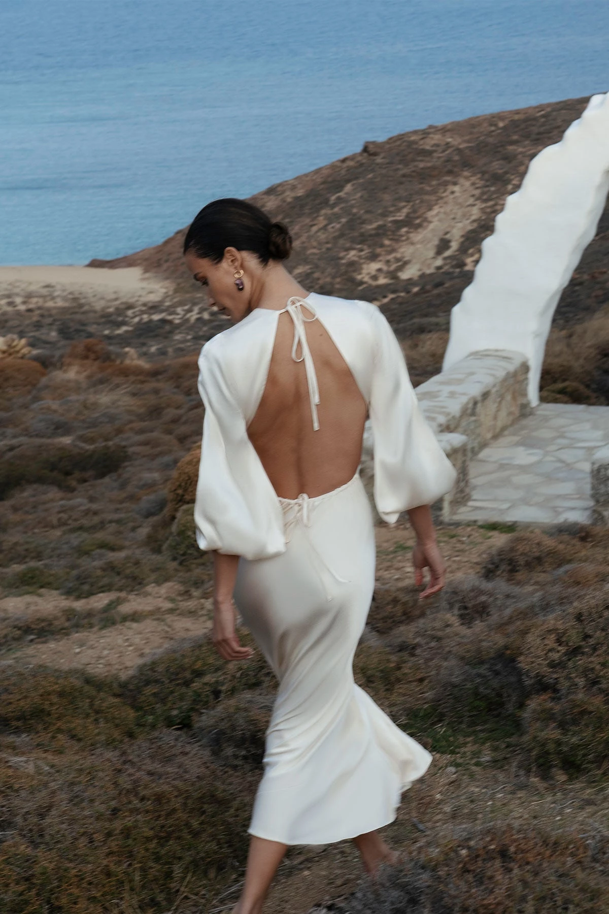 Shona Joy LA LUNE OPEN BACK BALLOON SLEEVE MIDI DRESS - CREAM 2 Shona Joy LA LUNE OPEN BACK BALLOON SLEEVE MIDI DRESS - CREAM