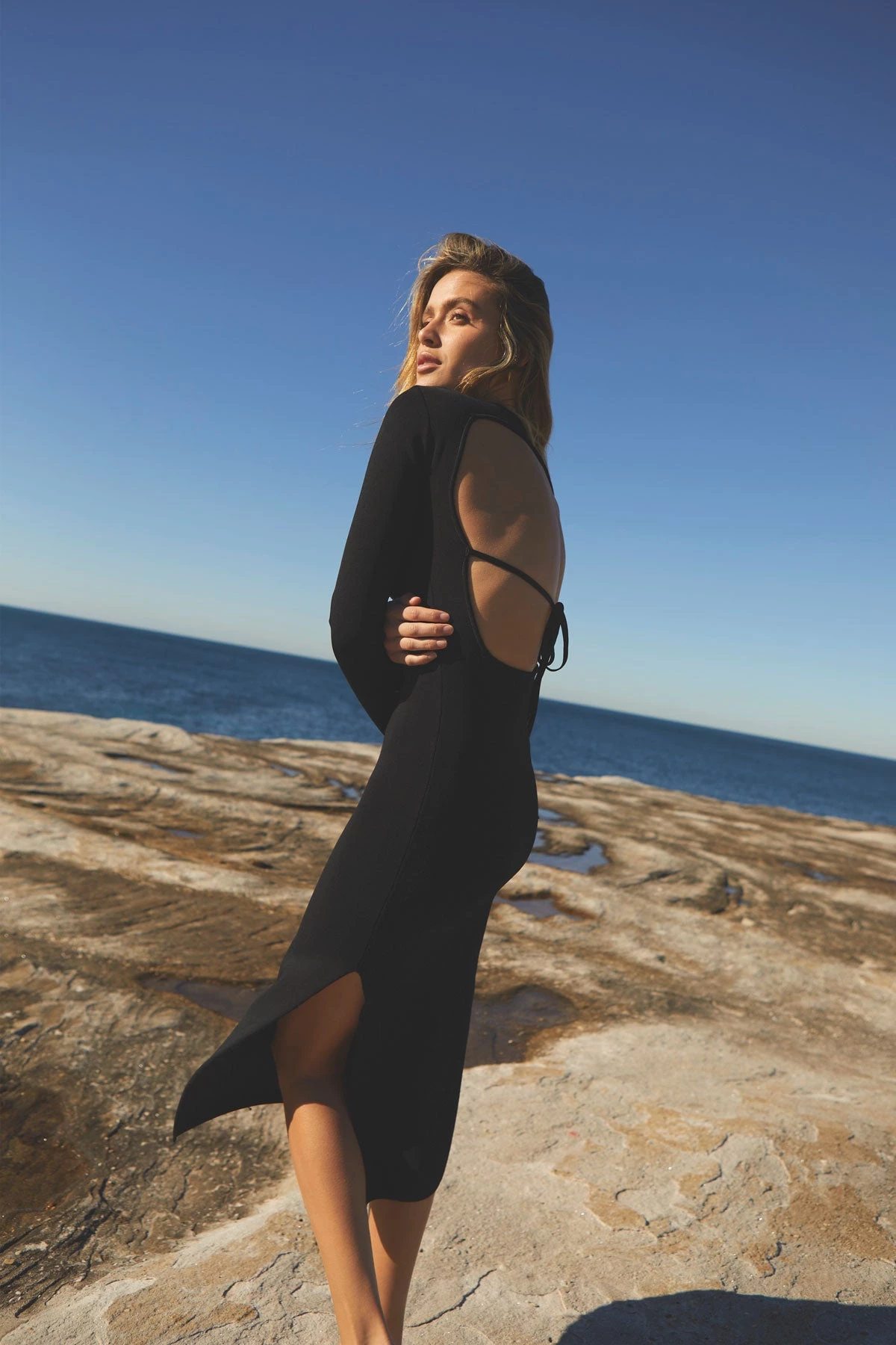 Shona Joy LYON LONG SLEEVE BACKLESS MIDI DRESS - BLACK 2 Shona Joy LYON LONG SLEEVE BACKLESS MIDI DRESS - BLACK