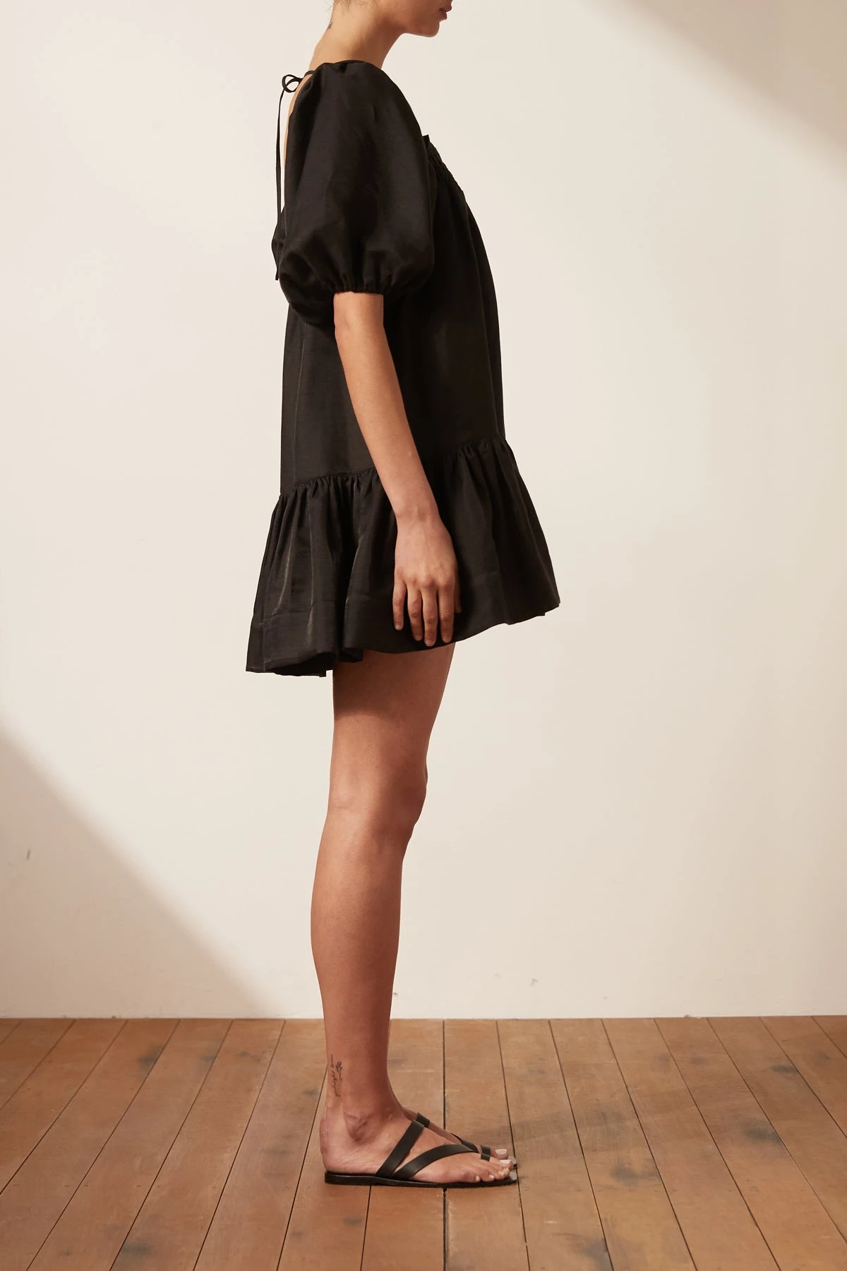 Shona Joy DRESSES BRUNA LINEN SQUARE NECK SHIRRED MINI DRESS - BLACK 5 Shona Joy DRESSES BRUNA LINEN SQUARE NECK SHIRRED MINI DRESS - BLACK