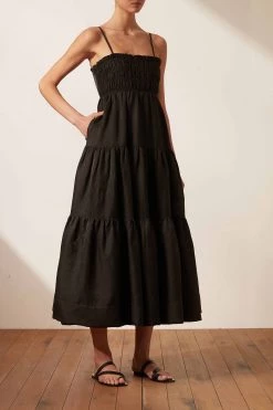 Shona Joy BRUNA LINEN OPEN BACK SHIRRED MIDI DRESS - BLACK