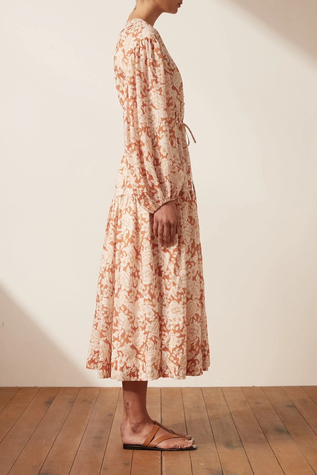 Shona Joy FLOR LINEN BALLOON SLEEVE DRAWSTRING MIDI DRESS 5 Shona Joy FLOR LINEN BALLOON SLEEVE DRAWSTRING MIDI DRESS