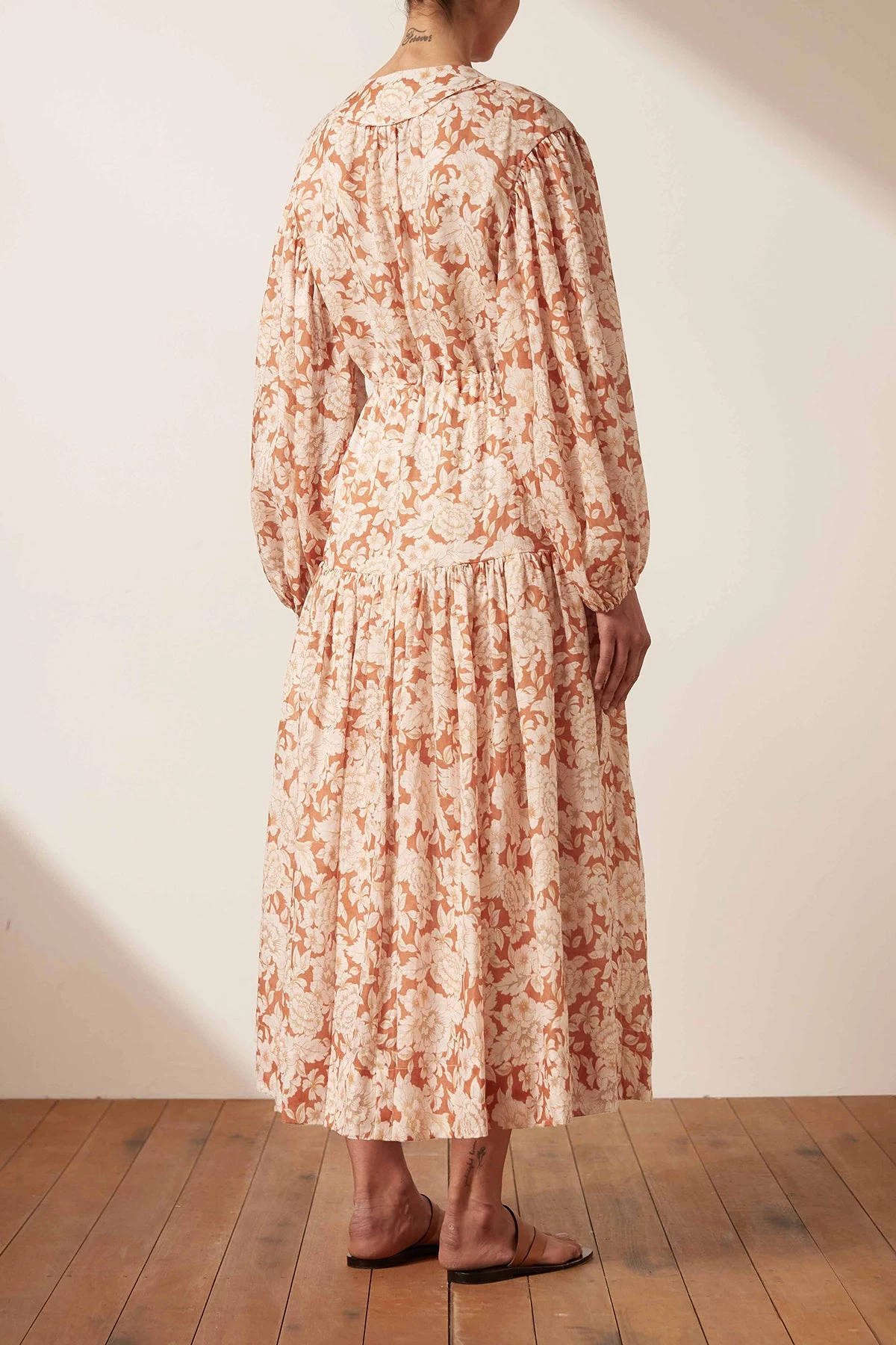 Shona Joy FLOR LINEN BALLOON SLEEVE DRAWSTRING MIDI DRESS 6 Shona Joy FLOR LINEN BALLOON SLEEVE DRAWSTRING MIDI DRESS