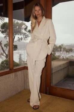 Shona Joy SARA DOUBLE BREASTED BLAZER - CREMA