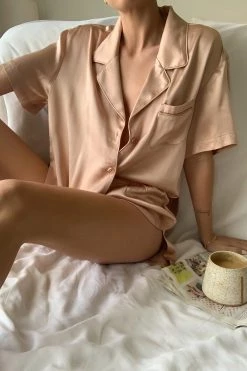 Shona Joy LA LUNE LOUNGE SHIRT SET - DESERT ROSE SHORTS & PANTS